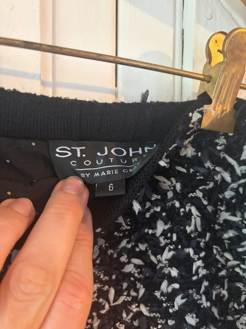 St John Black and white tweed Couture 2 piece suit size 6
